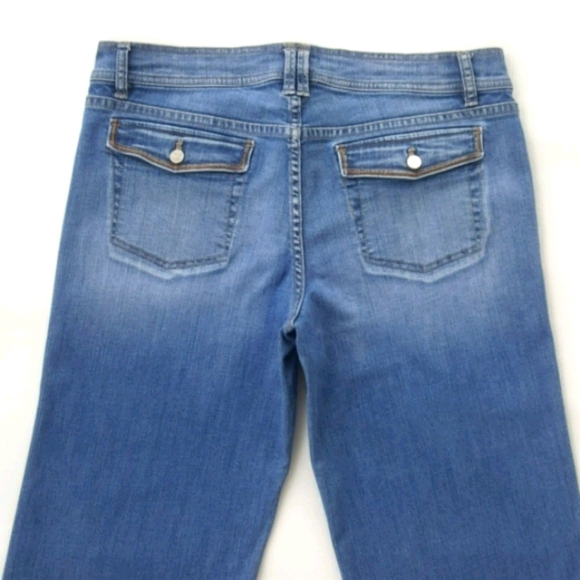 WHITE HOUSE|BLACK MARKET ♡ NWOT Faded 'n Distressed Crop Leg Blue Jean Capris 12 - Picture 9 of 12